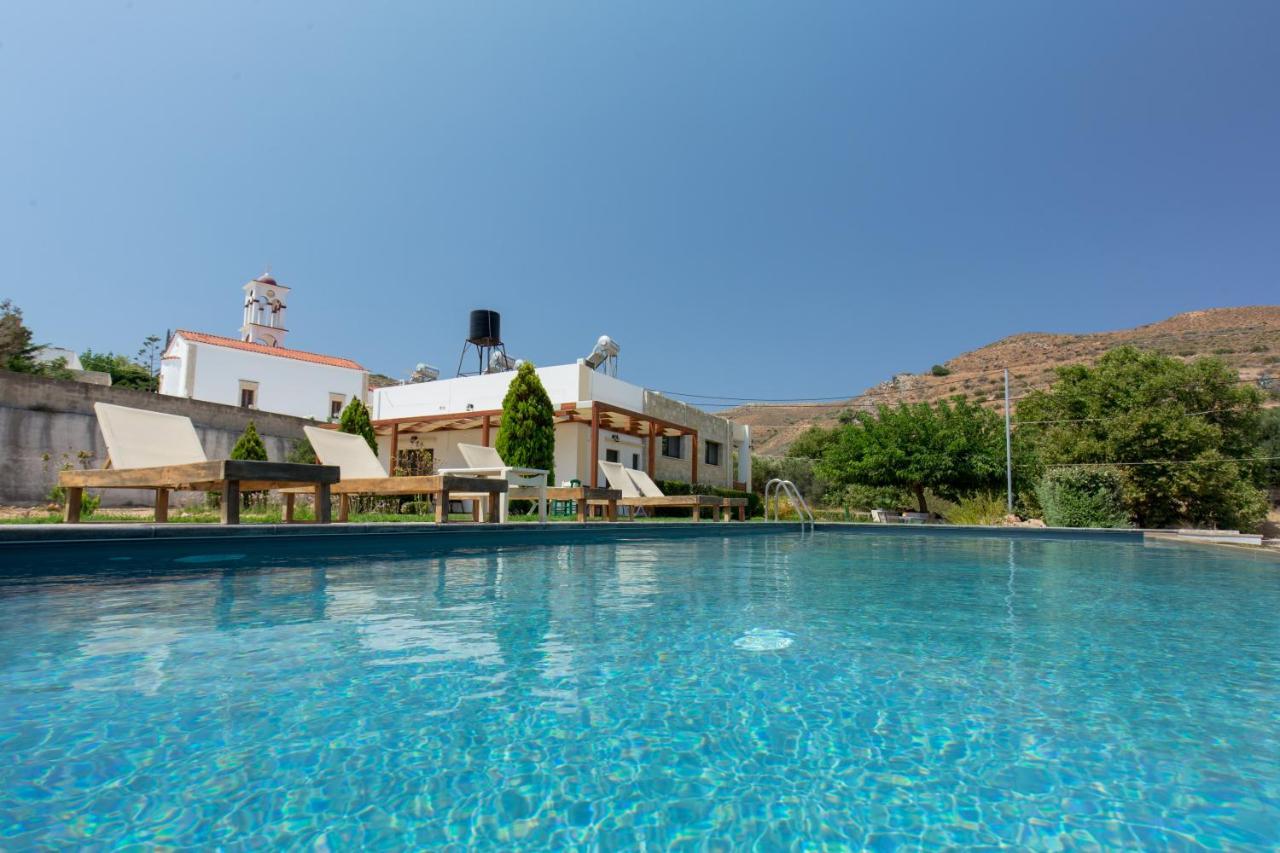 Agarathos Traditional Rooms - Pool - Kaliviani -On The Road To Balos Dış mekan fotoğraf
