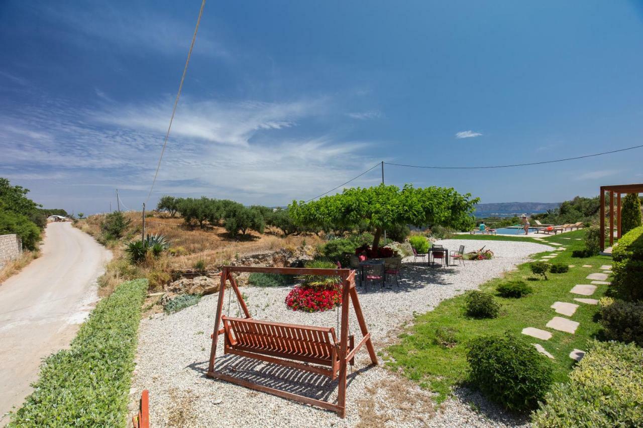 Agarathos Traditional Rooms - Pool - Kaliviani -On The Road To Balos Dış mekan fotoğraf